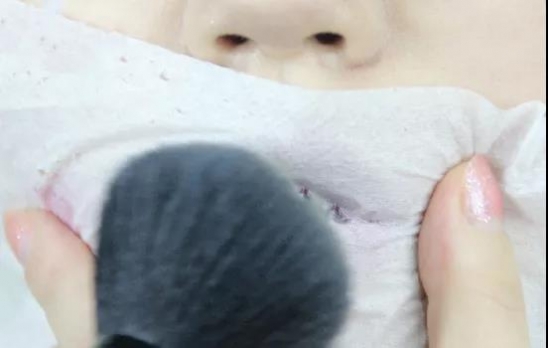 口红怎么涂好看三款超美唇妆画法,半唇妆口红怎么涂