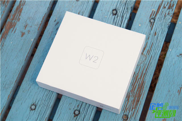 斐讯w2智能手表如何连接手机,斐讯w2智能手表怎么插卡