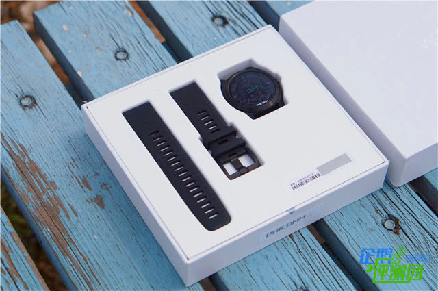 斐讯w2智能手表如何连接手机,斐讯w2智能手表怎么插卡