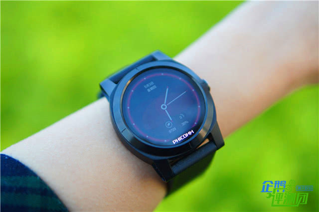 斐讯w2智能手表如何连接手机,斐讯w2智能手表怎么插卡