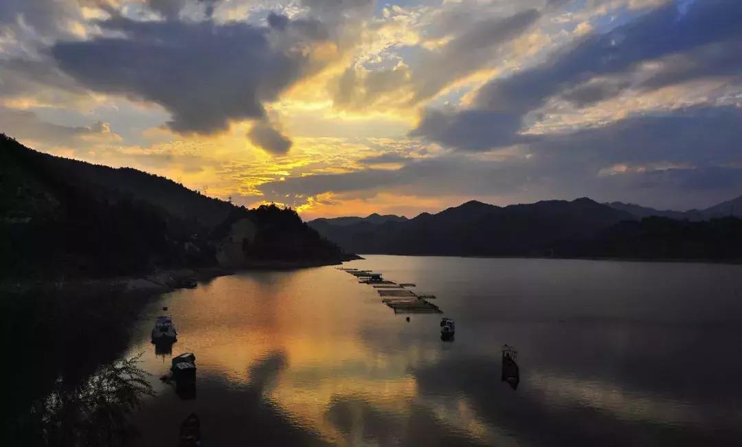 夏季炎热成都旅行一日游攻略,八月份成都出发适合旅游的地方