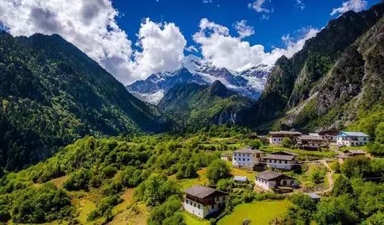 夏季炎热成都旅行一日游攻略,八月份成都出发适合旅游的地方
