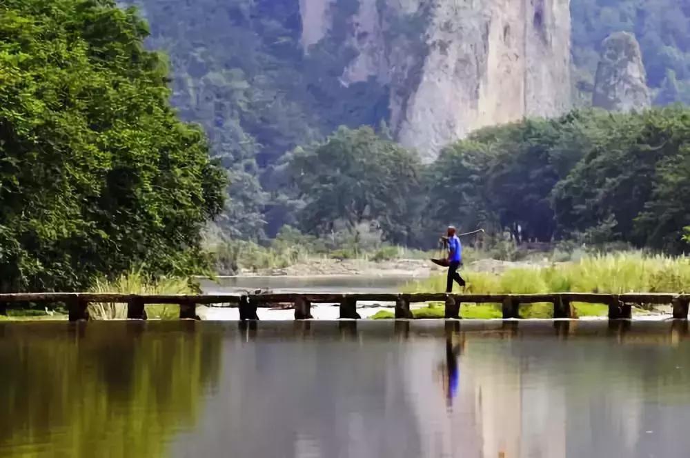 夏季炎热成都旅行一日游攻略,八月份成都出发适合旅游的地方