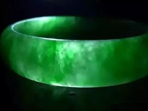 翠玉是真正的玉石么,翠玉多珠宝是真的吗