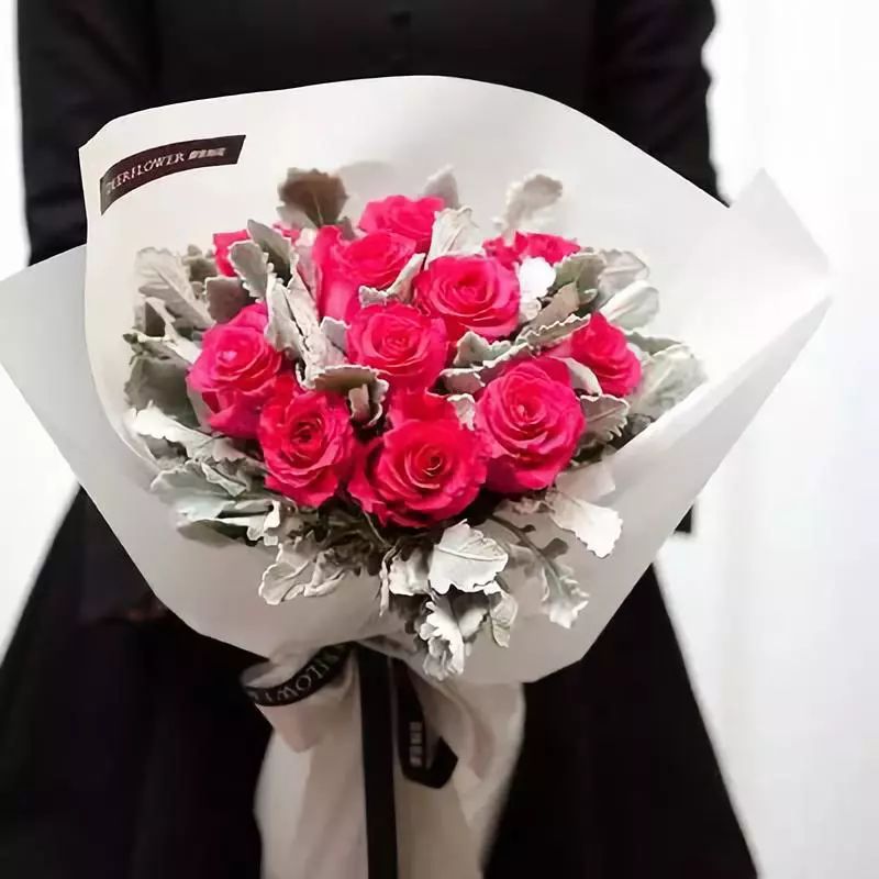 过七夕，集小心心，免费领玫瑰、爱奇艺会员卡！