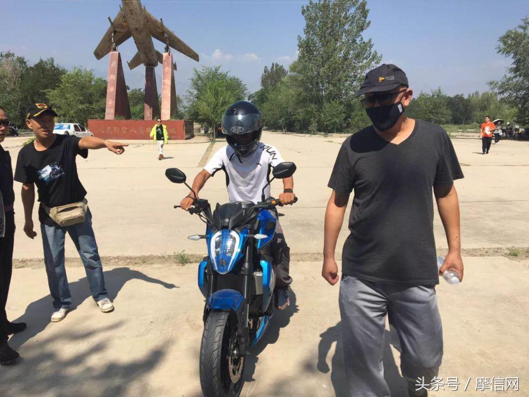 新感觉双缸2506d街车怎么样,新感觉双缸250参数