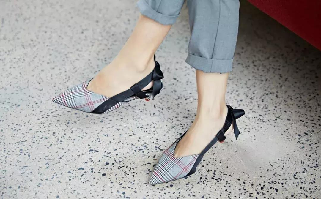 时尚百搭柔软舒适这款鞋超级推荐,目前穿得最舒服的几款鞋