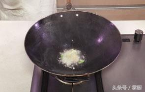 菠萝加牛肉好吃吗,菠萝牛肉配什么菜好吃一点