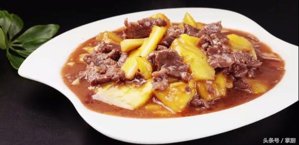 菠萝加牛肉好吃吗,菠萝牛肉配什么菜好吃一点
