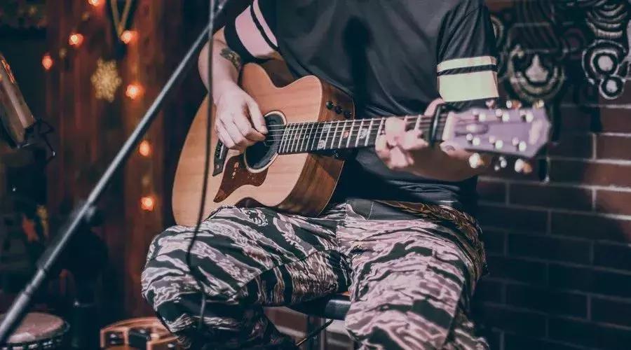 工资5000,还贷7000:深圳人的夜晚,其实比白天更忙