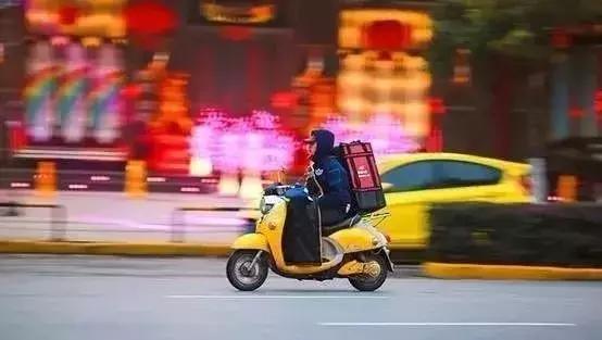 工资5000,还贷7000:深圳人的夜晚,其实比白天更忙