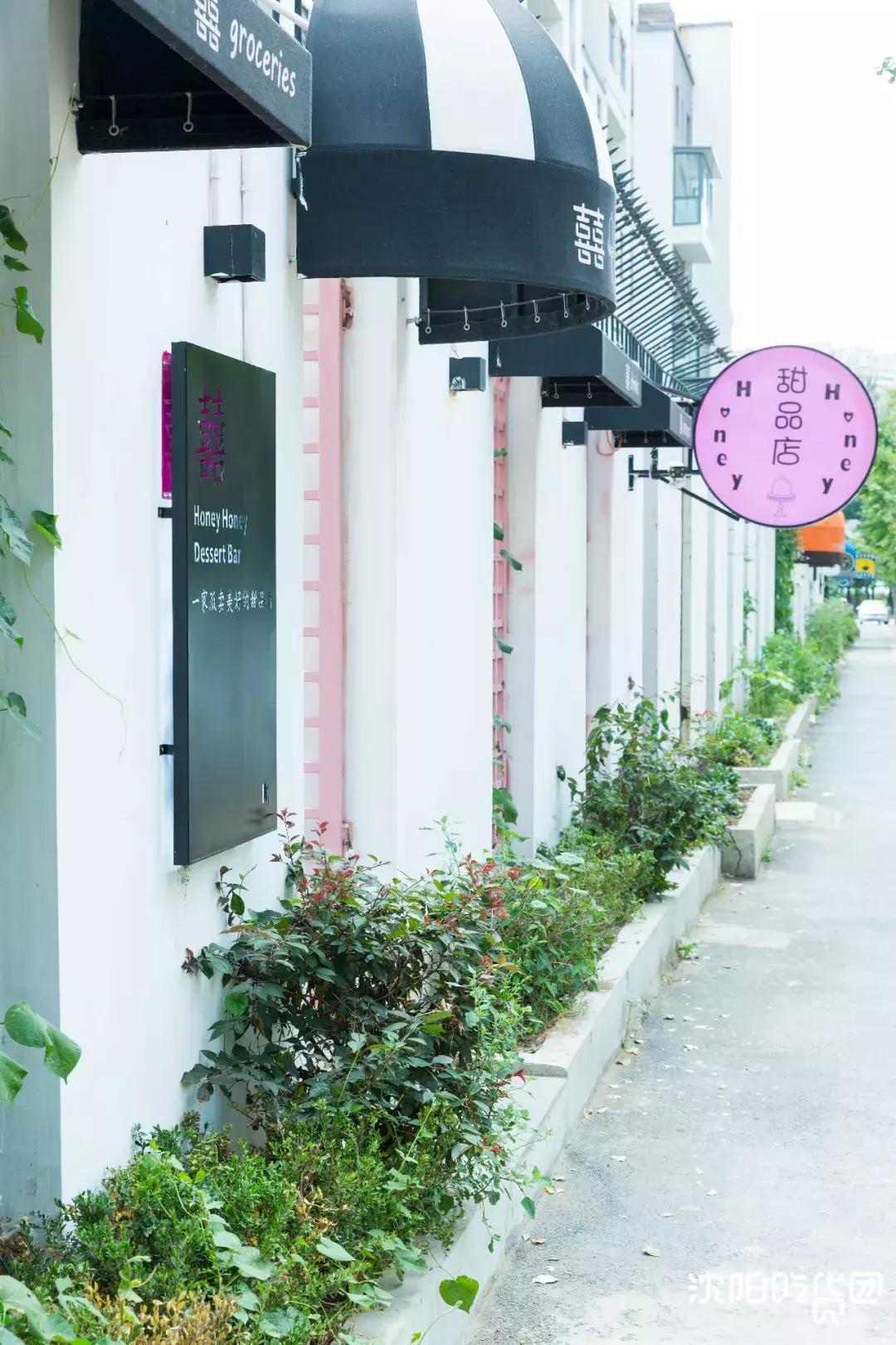 一口吞下宇宙！史上最“*力暴**”星空蛋糕，吃它得用锤子砸！