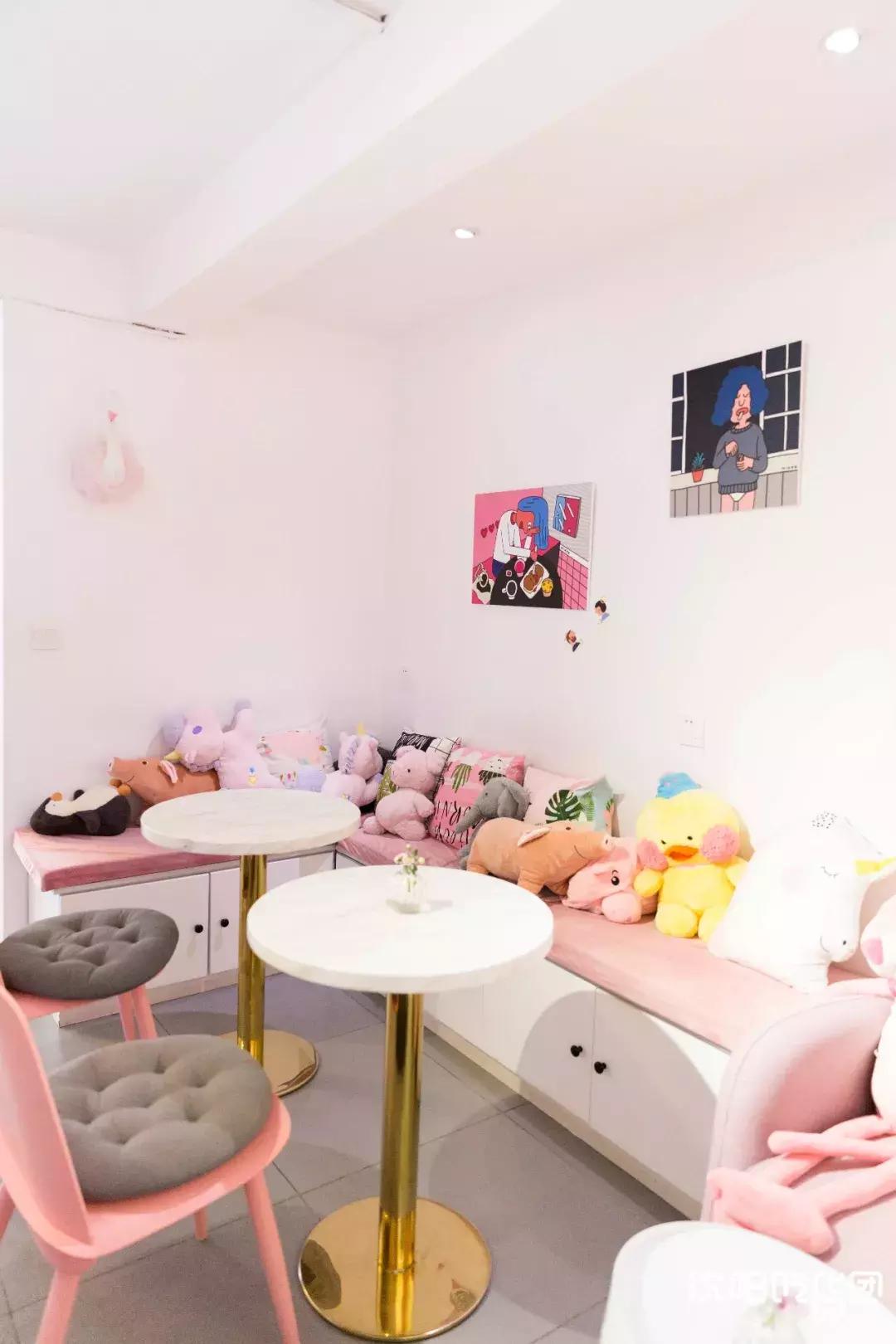 一口吞下宇宙！史上最“*力暴**”星空蛋糕，吃它得用锤子砸！