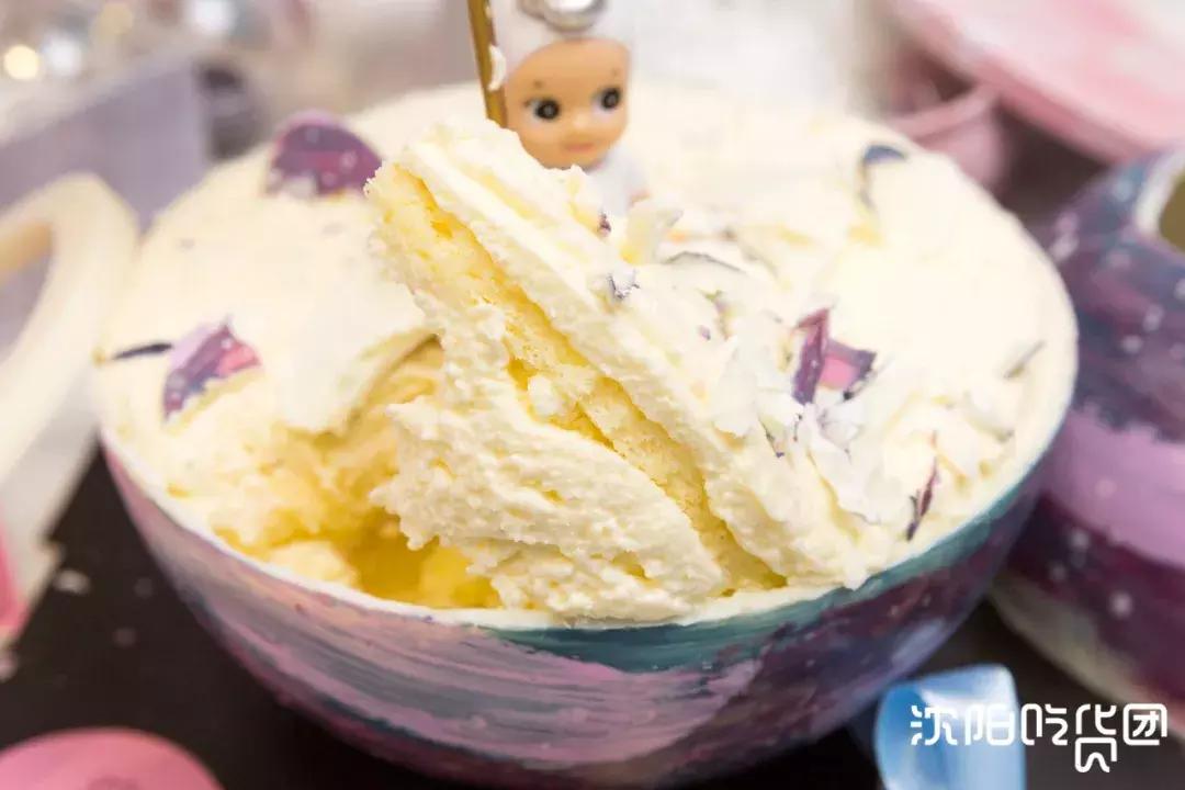 一口吞下宇宙！史上最“*力暴**”星空蛋糕，吃它得用锤子砸！