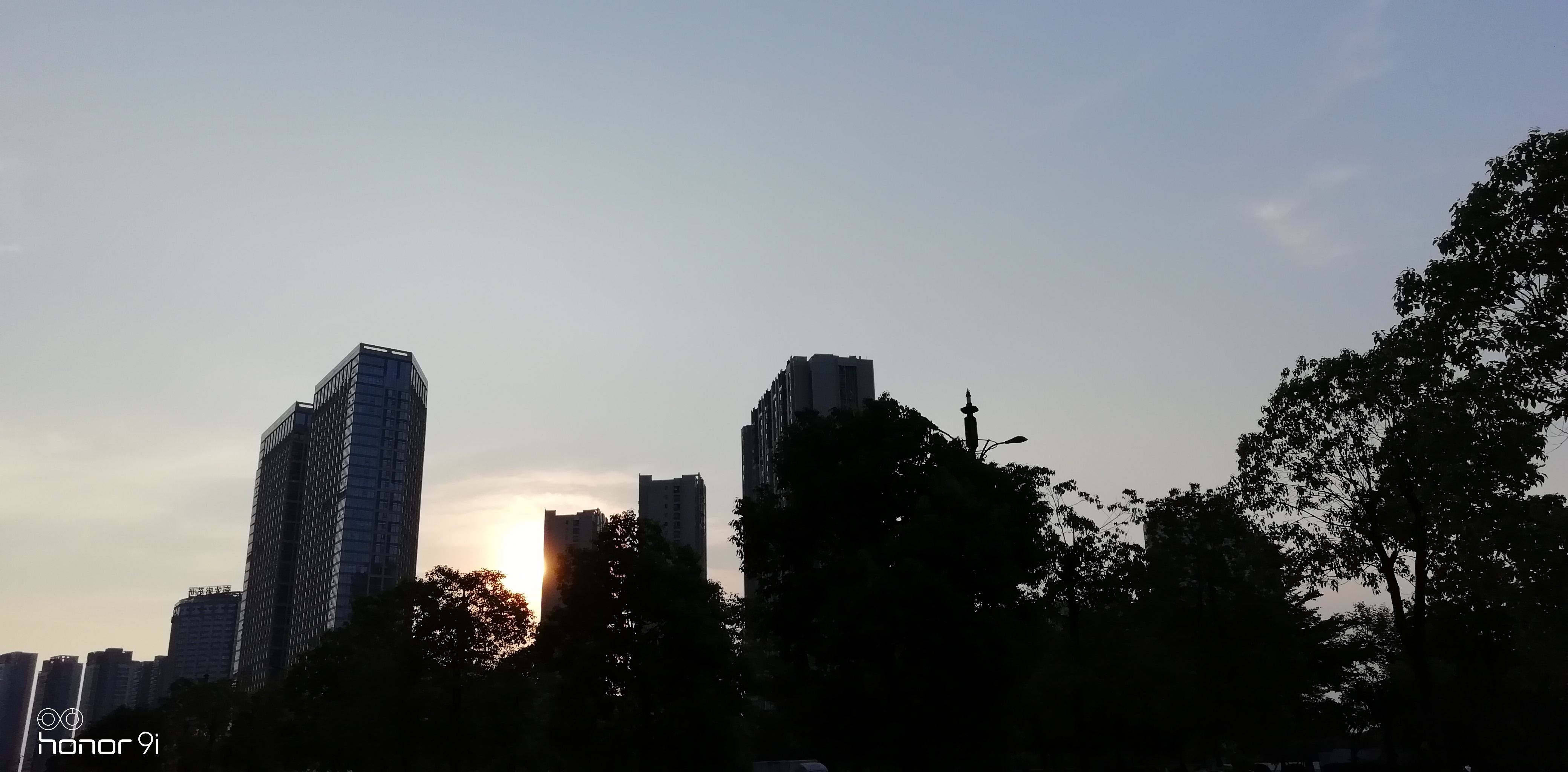 现在买荣耀9i值得吗,荣耀9i还值得购买吗