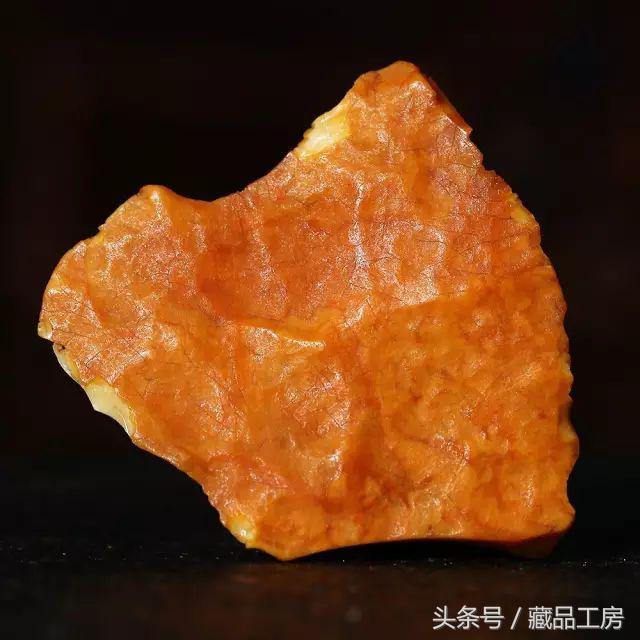 蜜蜡怎么突然裂了,蜜蜡没磕没碰居然裂了为啥呢