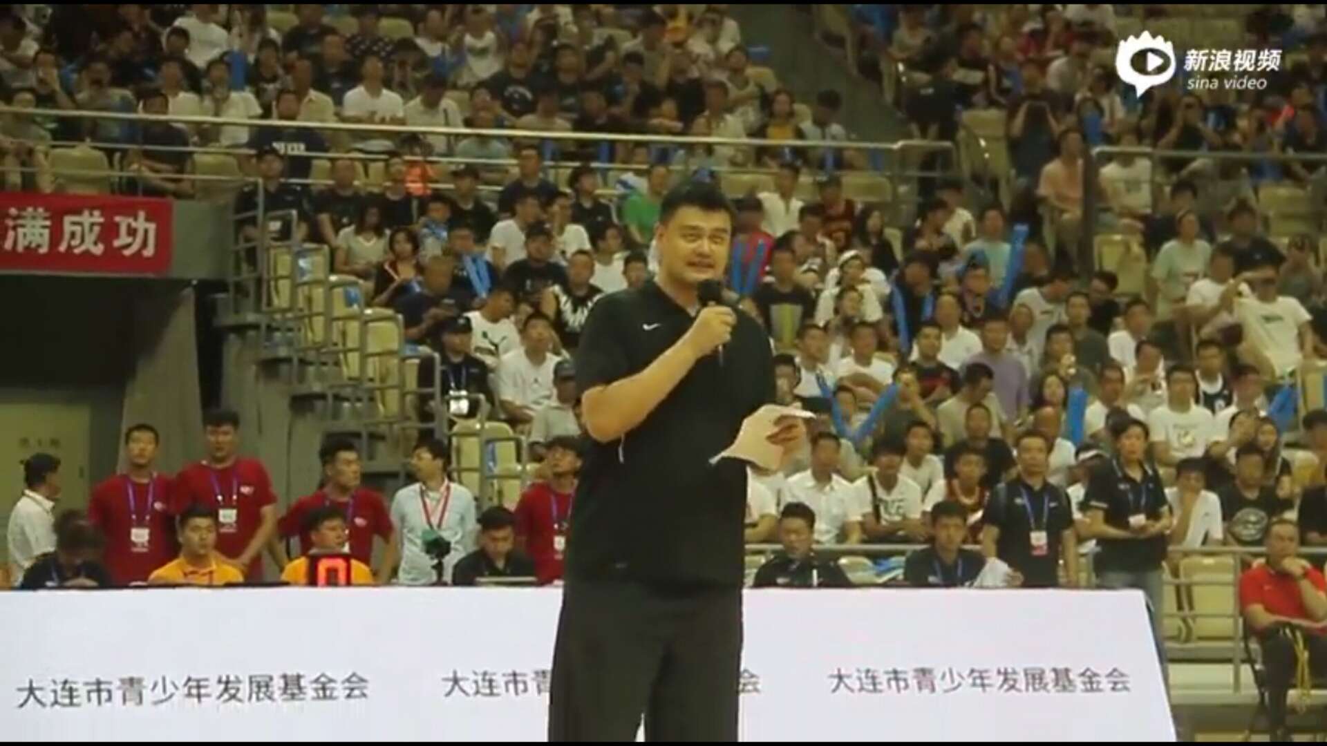 中国男篮明星队vs美国男篮星锐队,中国篮球明星队2020