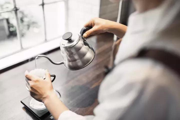 家里用不着的碗扔了有什么讲究吗,家里有这种碗赶紧扔掉