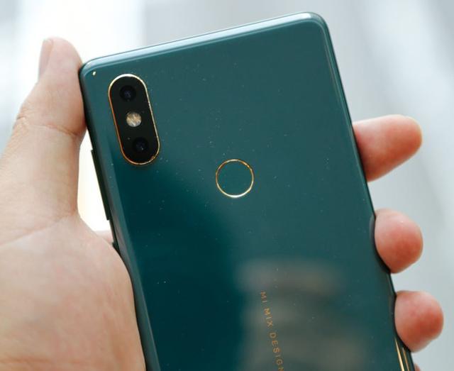 小米又一款全面屏曝光,雷军小米新旗舰将使用骁龙845