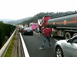 夏天一个月,就这么多人开车开进了拘留所,要败火我给你支几招