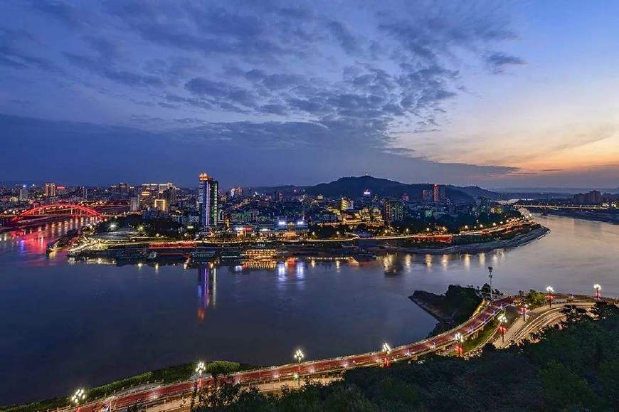 两江交汇九省通衢,一座两江交汇城市