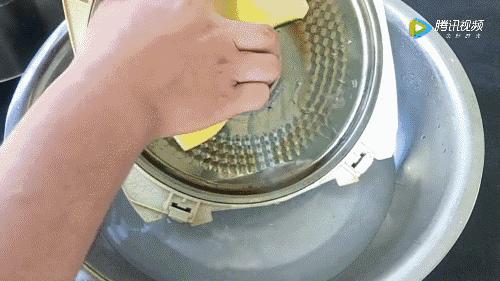 用了这么多年才知道电饭锅还能洗,用了2年电饭锅有膜