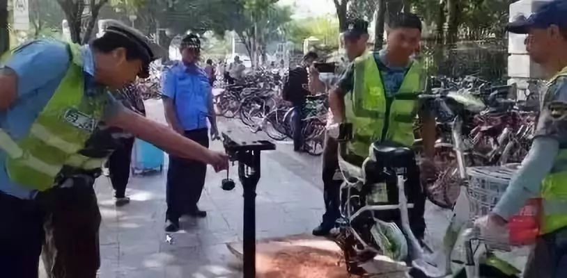 开车撞电动车后正确处理流程,机动车撞电动车责任划分图解