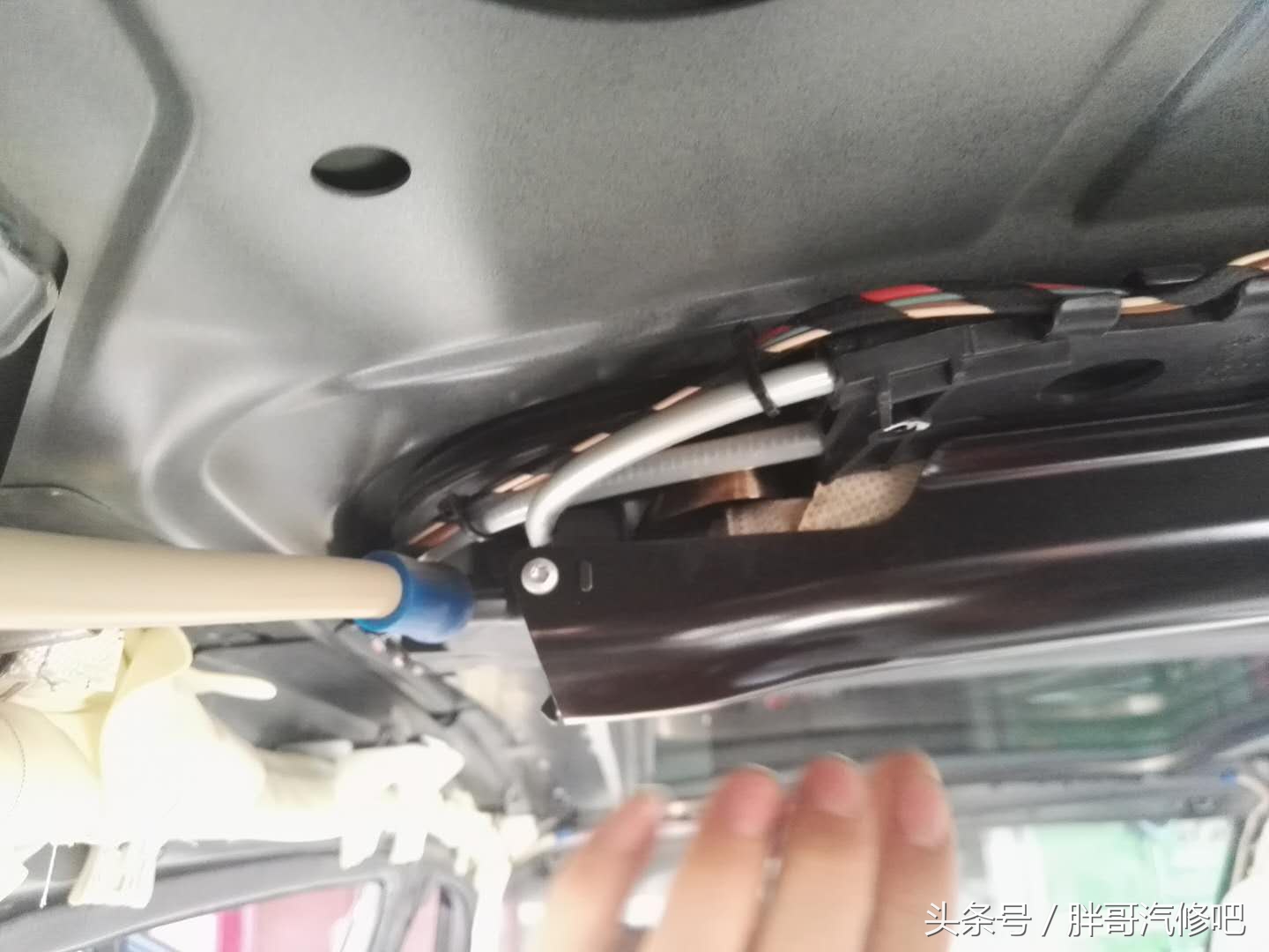 全景天窗遮阳帘坏了有没有必要换,全景天窗里面的遮阳帘修复