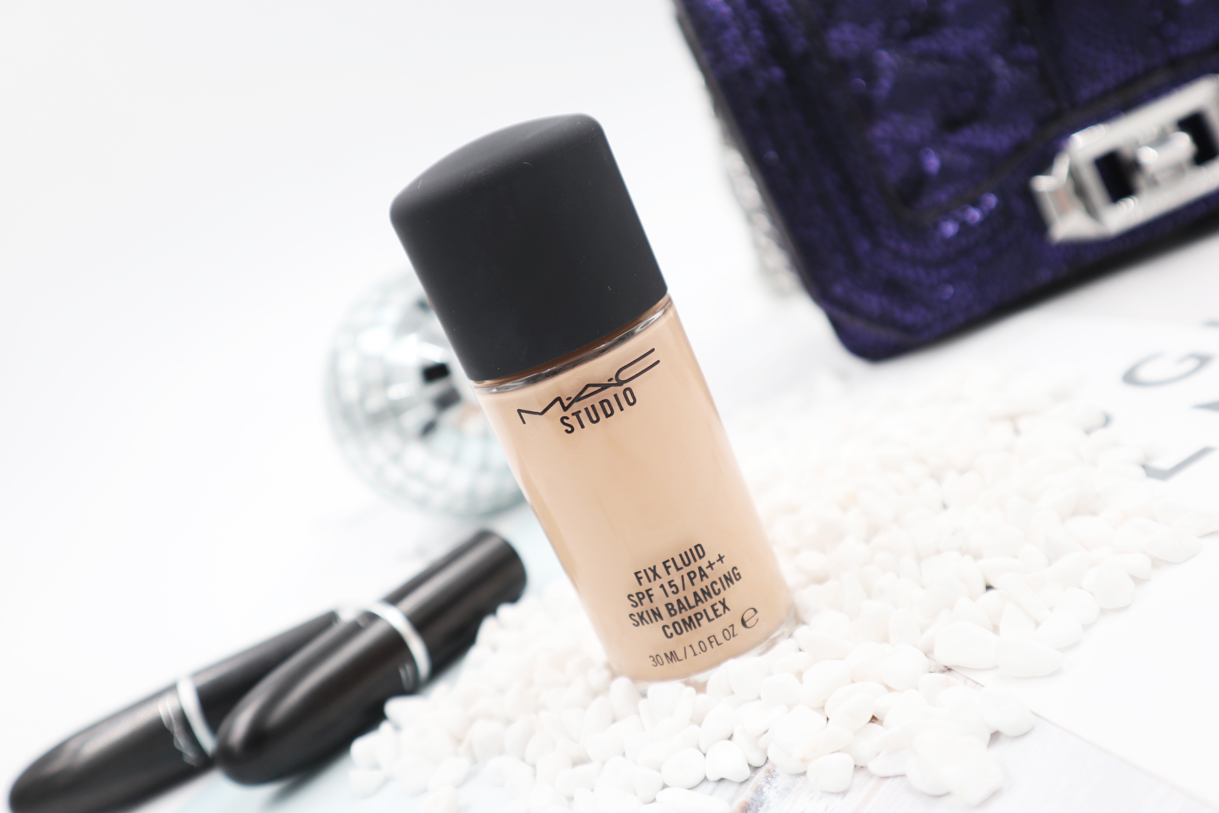 最细腻贴肤底妆用什么粉底液,细腻持久底妆用什么粉底液