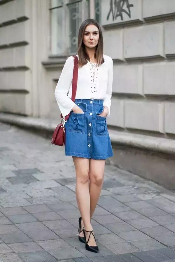 穿牛仔衣的女人们,穿牛仔裙的女人给人的感觉