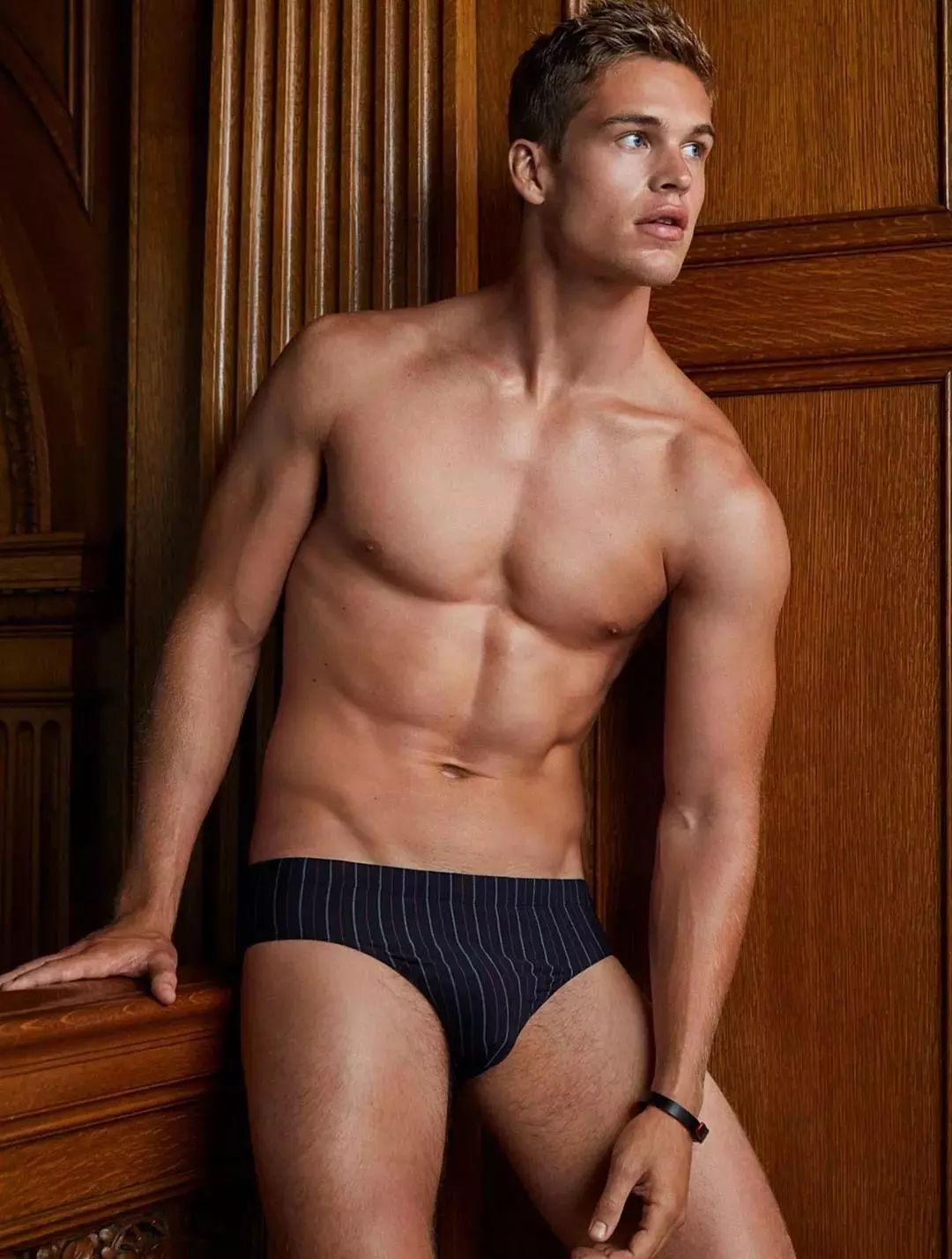 CK*用御**男模MitchellSlaggert为何受到独宠?!