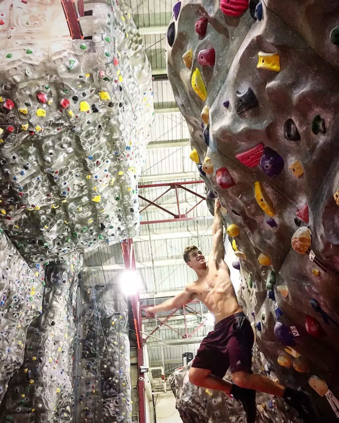 CK*用御**男模MitchellSlaggert为何受到独宠?!