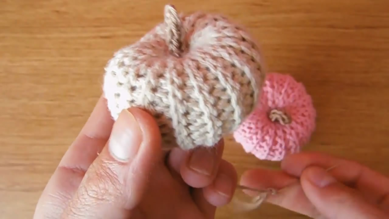 南瓜毛线钩织方法教程,袖珍南瓜的钩织方法