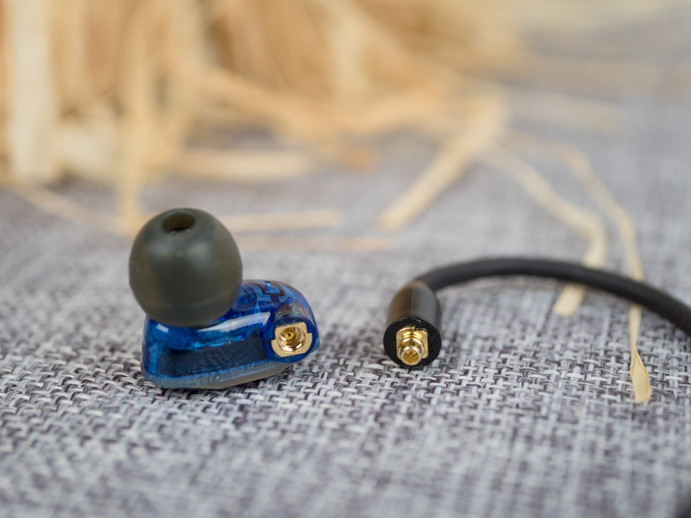 阿思翠平头耳机,阿思翠700耳机评测