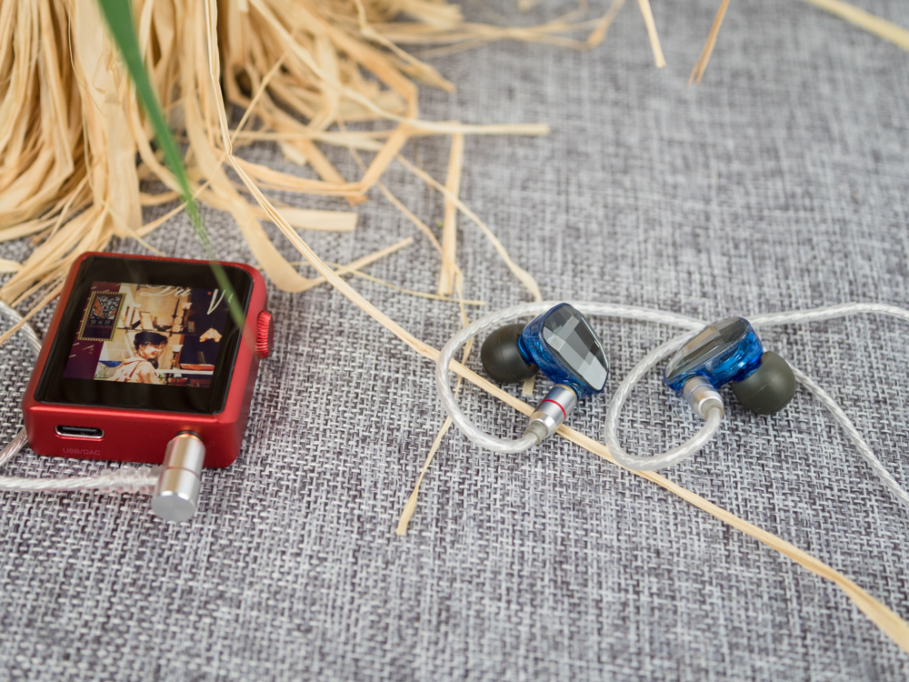 阿思翠平头耳机,阿思翠700耳机评测