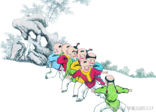 学校玩老鹰捉小鸡的游戏看图写话,看图写话每日一练老鹰捉小鸡