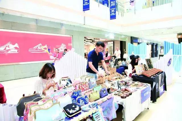 锦华区万达广场潮玩街区,锦华万达主题街区