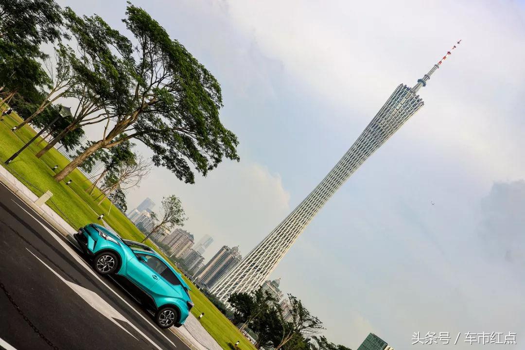 外观运动感升级新款丰田c-hr曝光,好看的皮囊千篇一律百里挑一