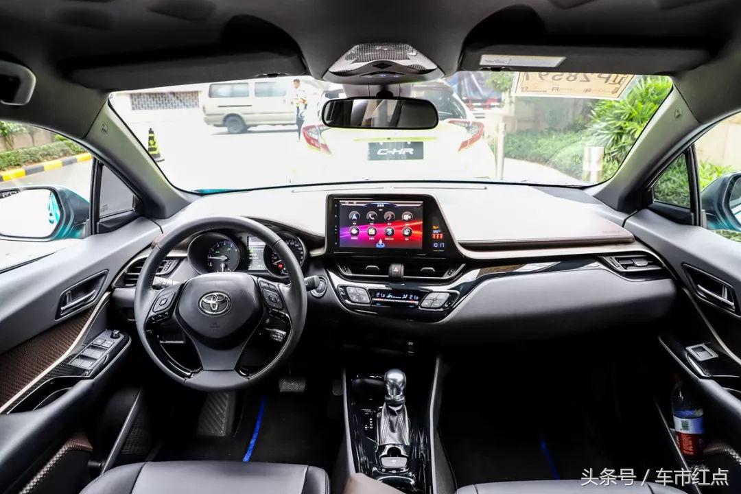 外观运动感升级新款丰田c-hr曝光,好看的皮囊千篇一律百里挑一