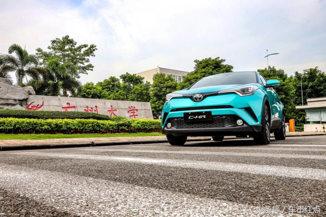 外观运动感升级新款丰田c-hr曝光,好看的皮囊千篇一律百里挑一