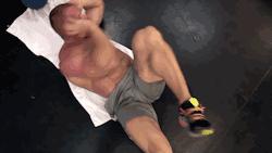 怎样快速练出腹肌鲨鱼线,练人鱼线腹肌教程