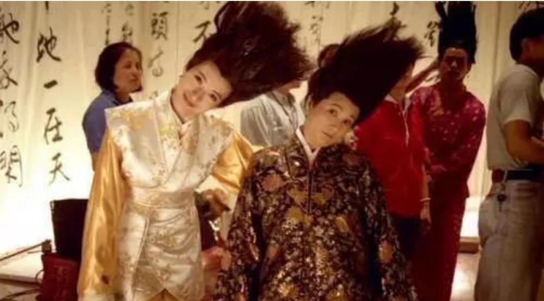 老电影唐伯虎点秋香三笑,粤曲唐伯虎点秋香粤语版