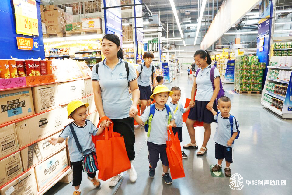 户外教学超市购物,户外超市采访课程