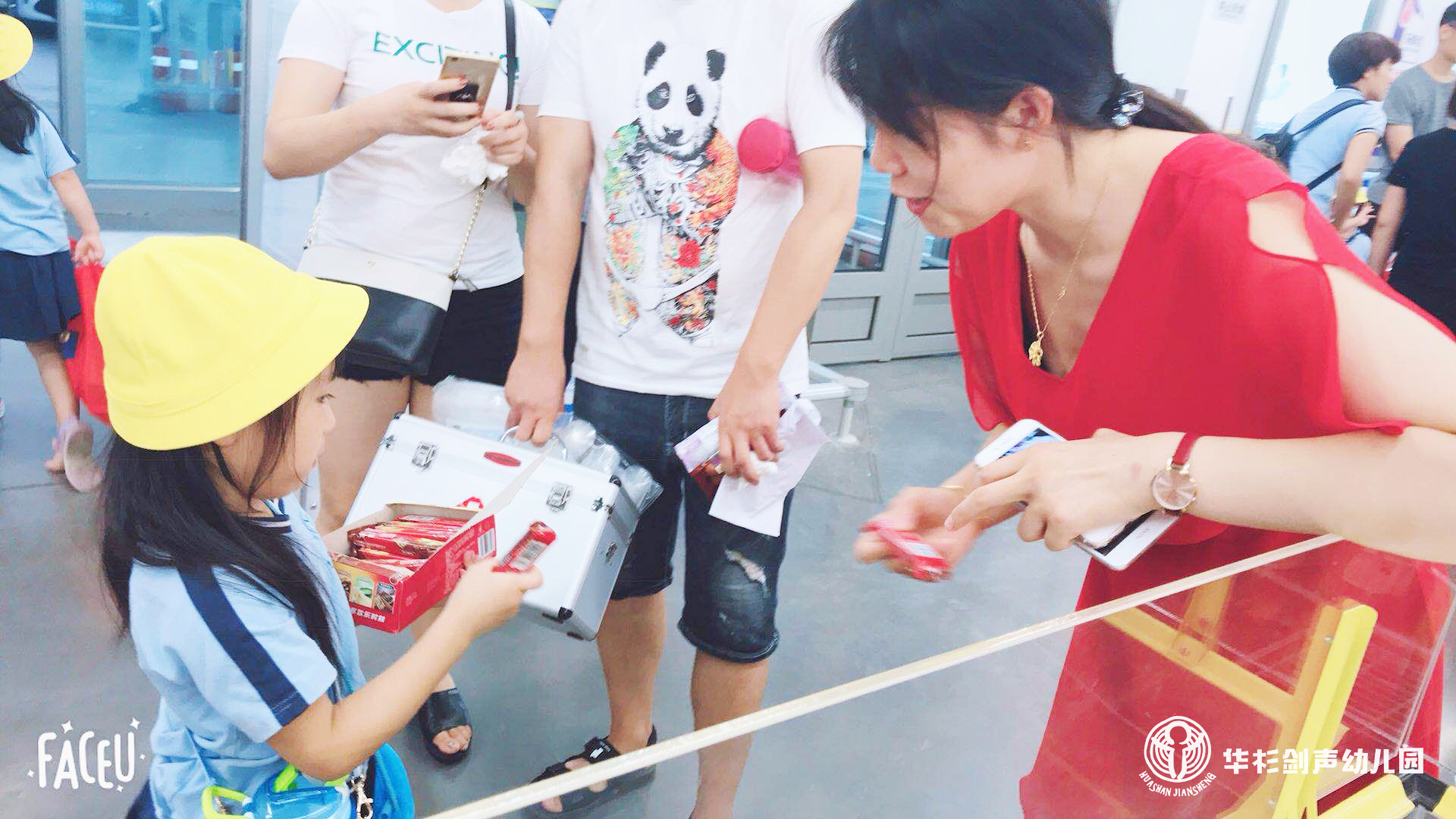 户外教学超市购物,户外超市采访课程