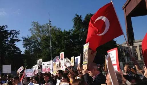 土耳其汇率暴跌奢侈品被洗劫一空,土耳其货币崩盘后果