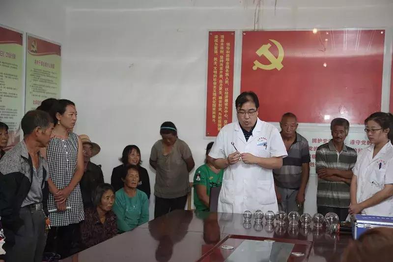 自己艾灸拔罐哪个新手更安全些,艾灸拔罐的正确使用方法