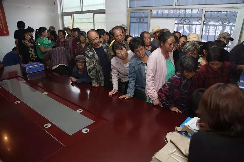 自己艾灸拔罐哪个新手更安全些,艾灸拔罐的正确使用方法