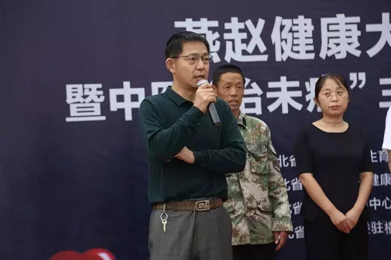 自己艾灸拔罐哪个新手更安全些,艾灸拔罐的正确使用方法