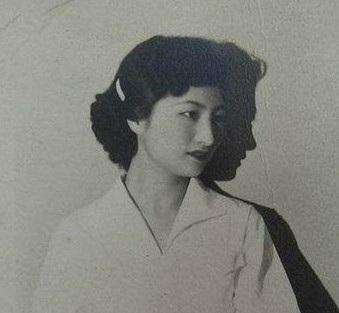 军统女间谍嫁给老农,日本女间谍嫁给八路军