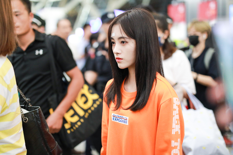 SNH48前往克罗地亚拍摄MV,现身机场引骚动!